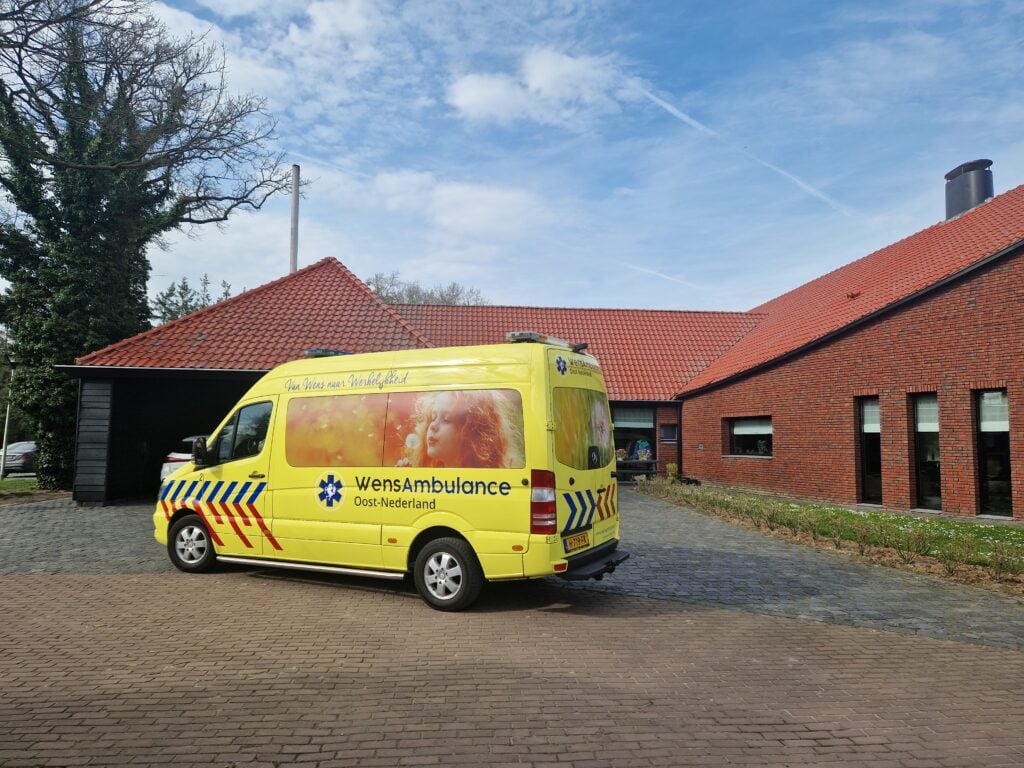 Achter De Schermen Bij Wensambulance Oost Nederland 10