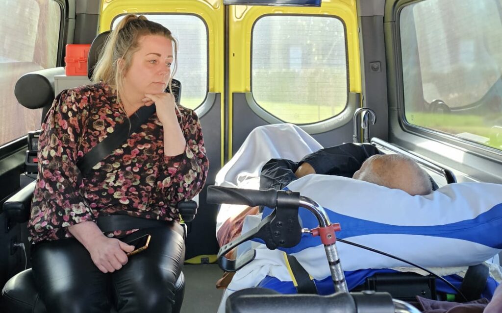 Wensambulance Oost Nederland Ik Zou Zo Graag Bij Het Afscheid Van Mijn Zus Zijn (1)