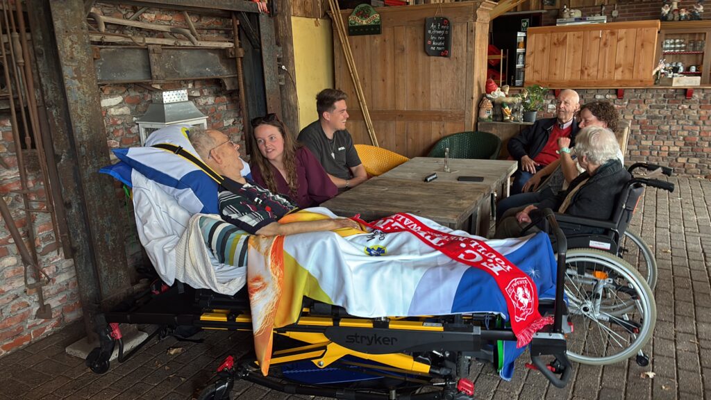 Wensambulance Oost Nederland Manderveense Aardbei En Watermolen Bels (1)