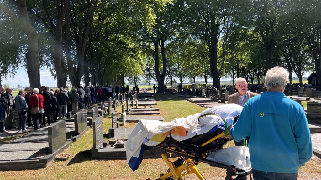 Wensambulance Oost Nederland Uitvaart Tante Vanuit Isala (2)