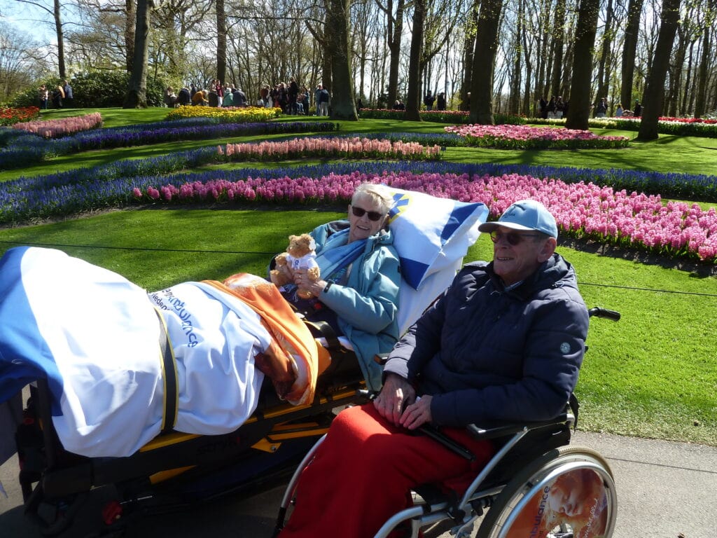 Wensambulance Oost Nederland Ik Zou Zo Graag Trees Naar De Keukenhof (1)