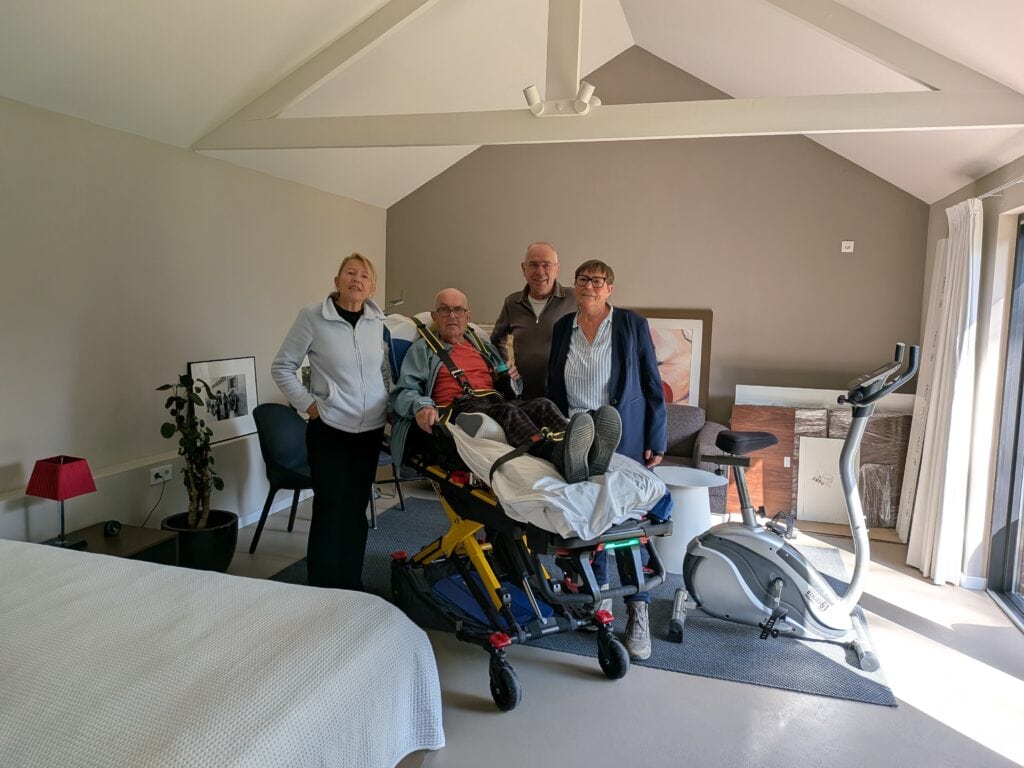 Wensambulance Oost Nederland Op Bezoek Bij Familie (6)