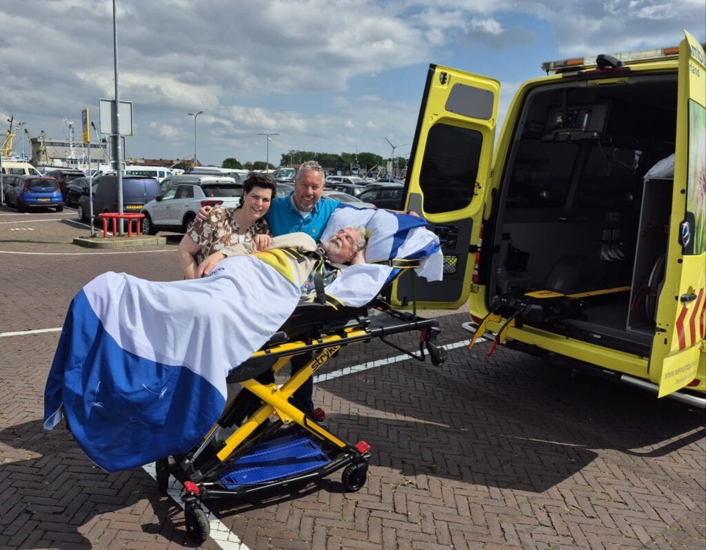 Wensambulance Oost Nederland Met Vader Van Wezep Naar Urk (5)