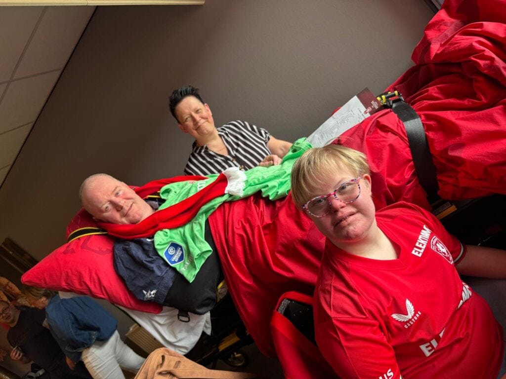 Wensambulance Oost Nederland Patrick Naar Fc Twente (5)