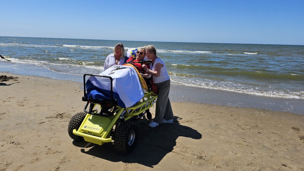 Naar Zandvoort Met Wensambulance Oost Nederland (10)