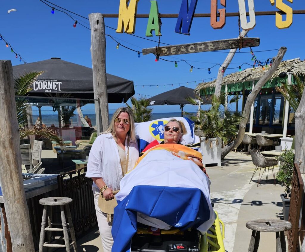 Naar Zandvoort Met Wensambulance Oost Nederland (4)