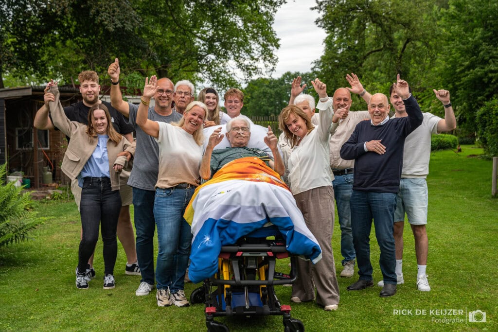 Wensambulance Oost-Nederland - met de hele familie samen zijn 80e verjaardag vieren