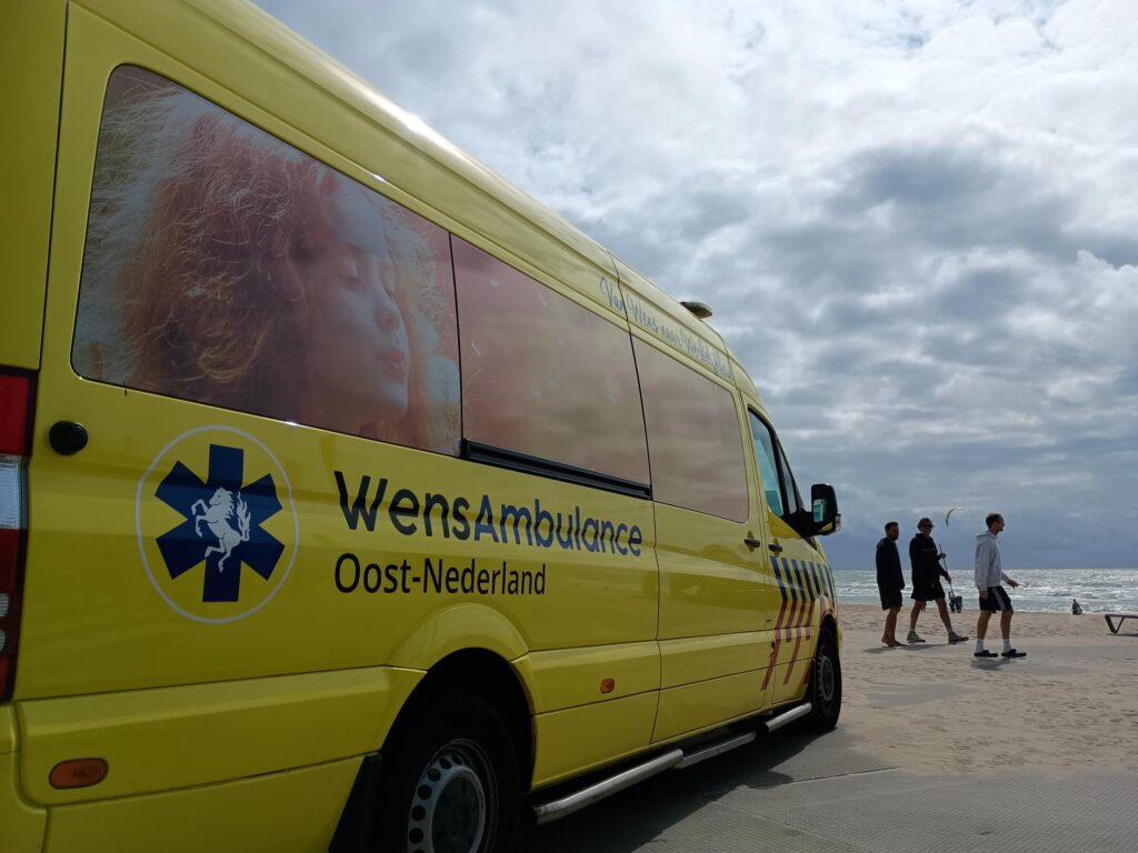 Waar Liefde Begon Egmond Aan Zee Met Familie Wensambulance Oost Nederland (2)