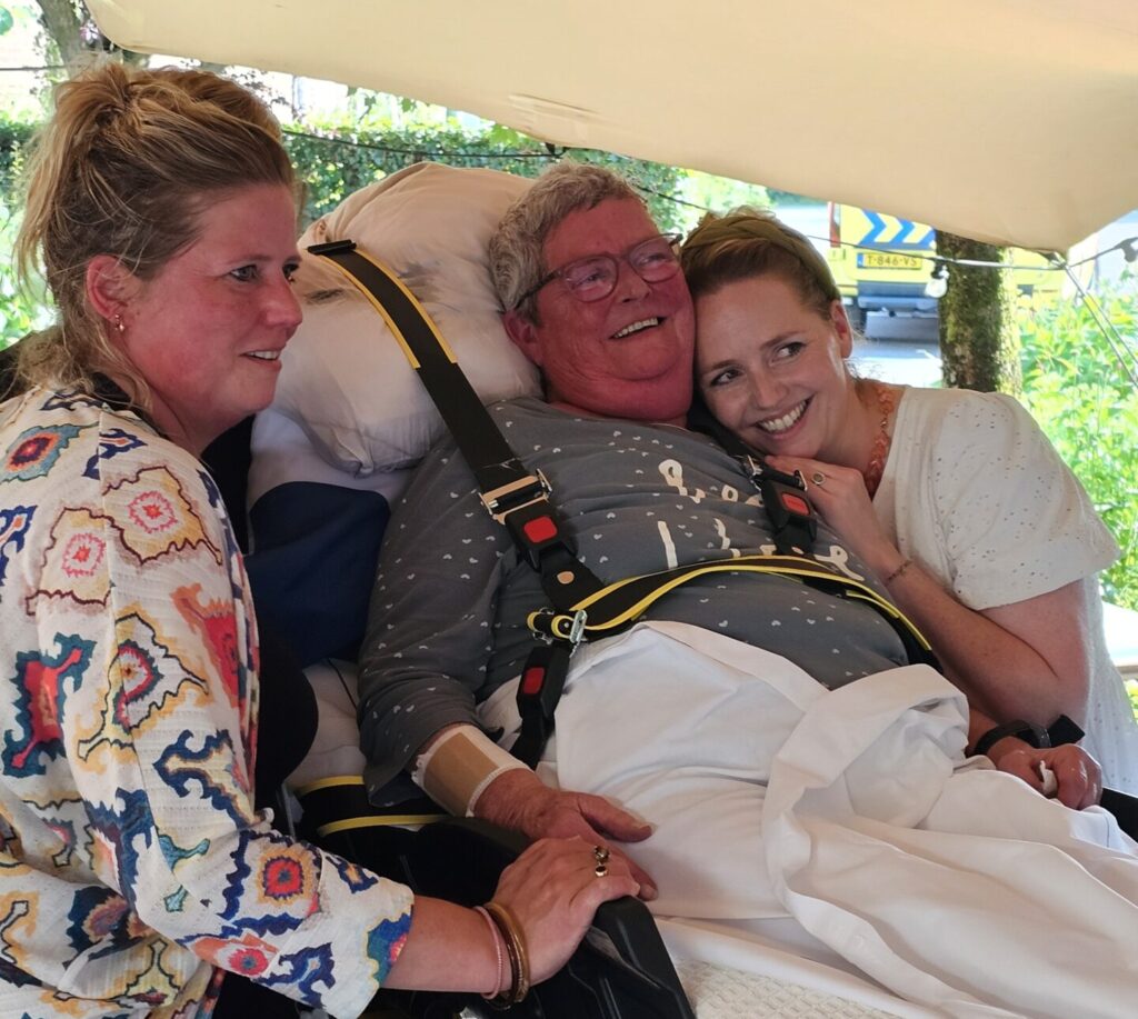 Wensambulance Oost Nederland Ze Wilde Zo Graag Naar De Eindmusical Van Kleinzoon Teun (6)