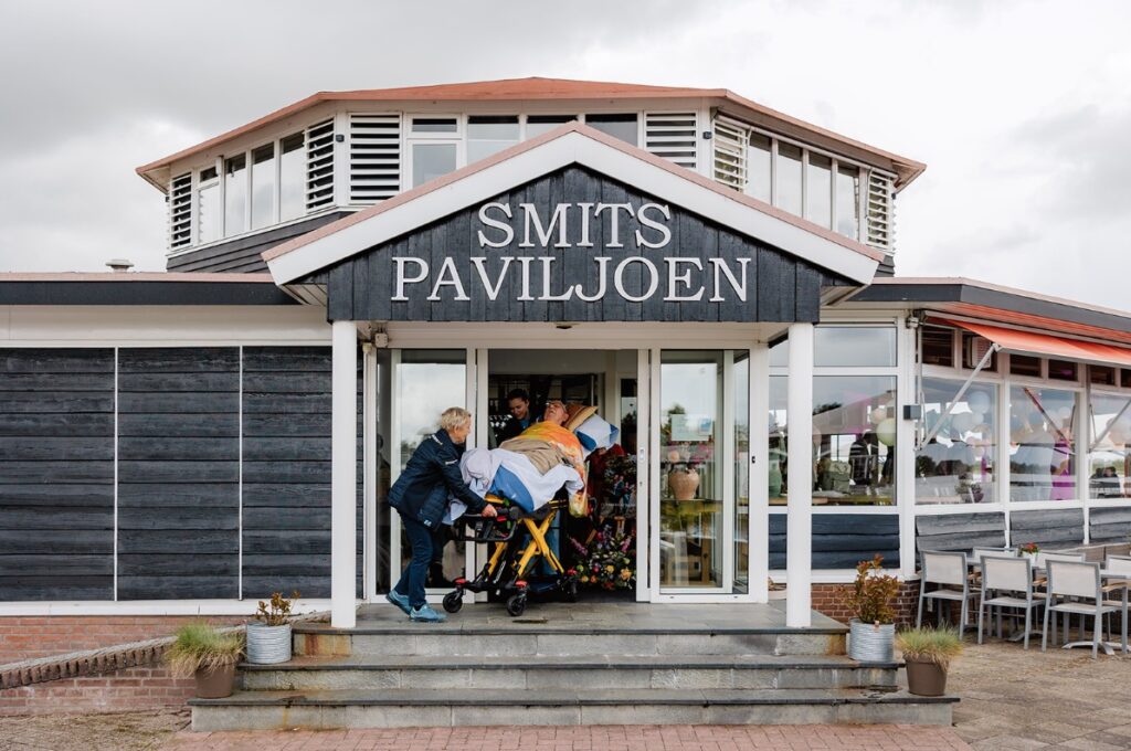 Wensambulance Oost Nederland Opa En Oma Bij Bruiloft In Giethoorn (5)