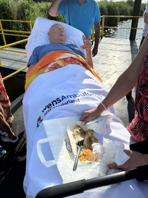 Wensambulance Oost Nederland Bezichtiging Aangelegde Tuin Vanuit Isala (2)
