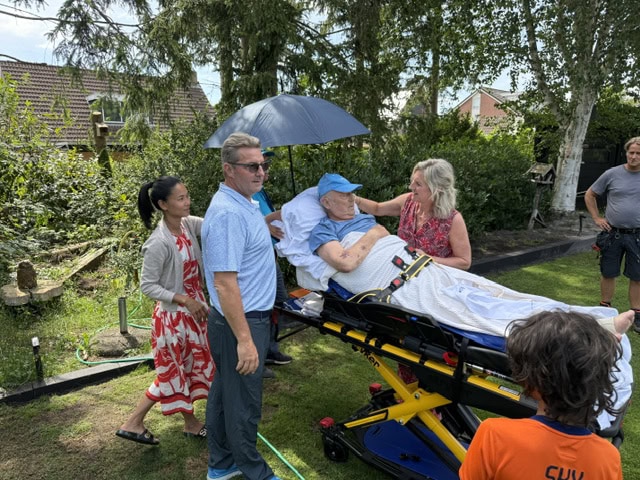 Wensambulance Oost Nederland Bezichtiging Aangelegde Tuin Vanuit Isala (4)