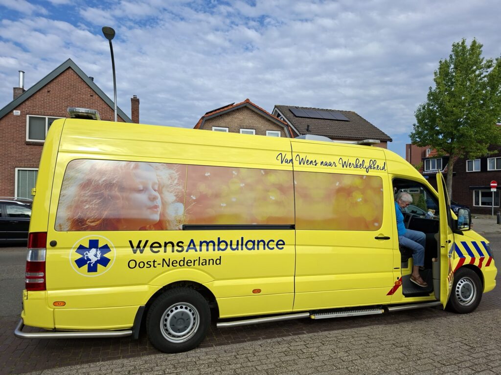 Wensambulance Oost Nederland Theo's Dag Naar Hoek Van Holland En Rotterdam (4)