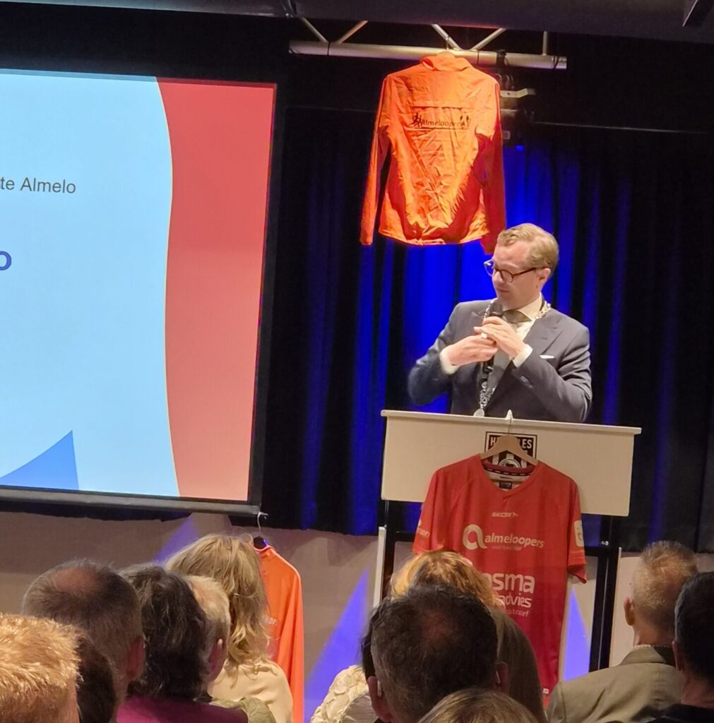 wensambulance oost-nederland - dankzijjou avond almeloopers - burgemeester Richard Korteland