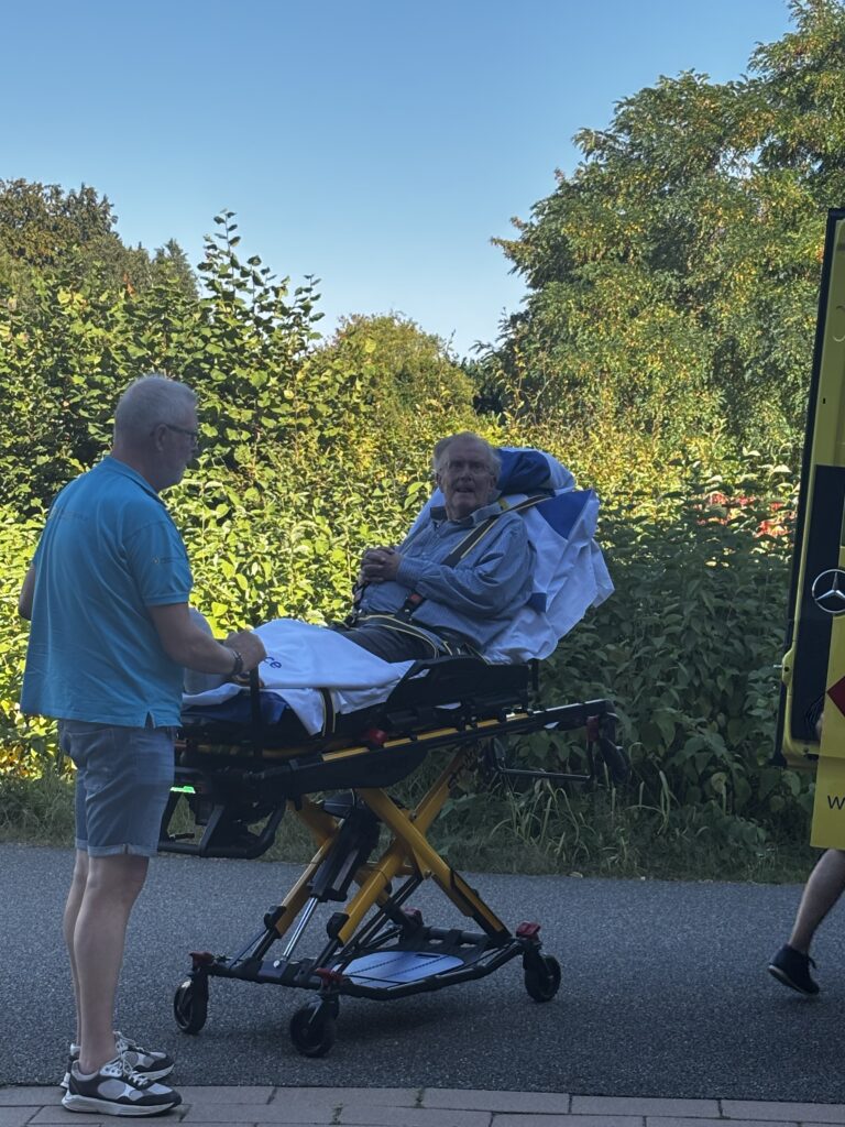 Wensambulance Oost-Nederland - met de wensambulance naar zijn broer