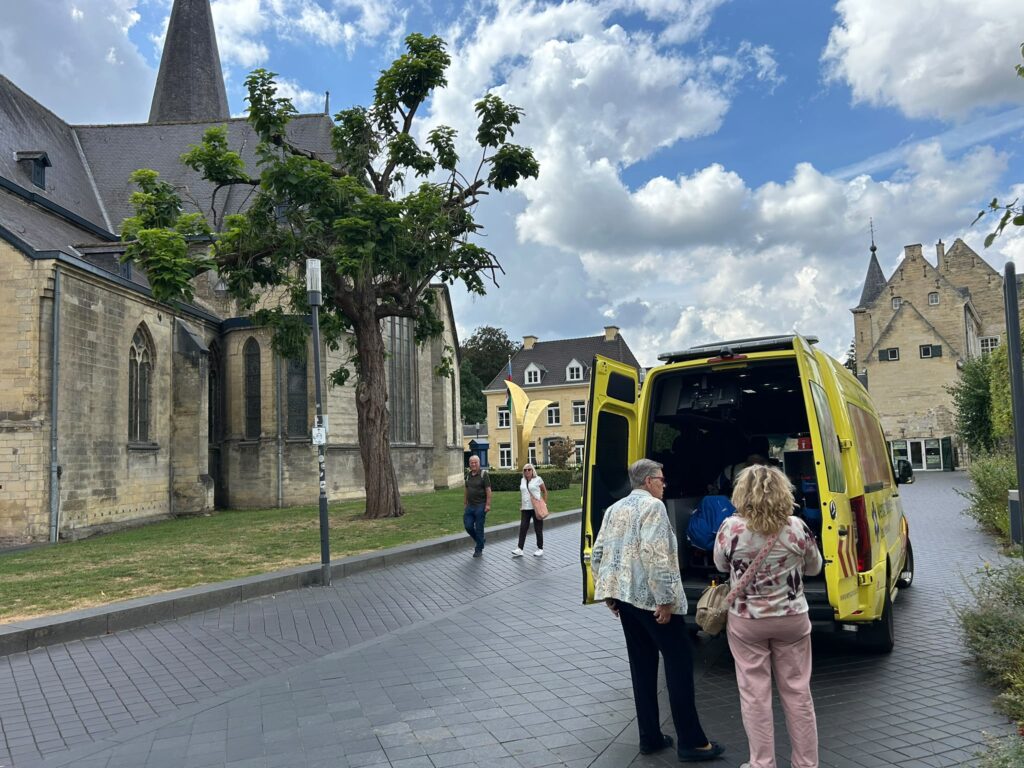 Wensambulance Oost Nederland Ik Zou Zo Graag… Vakantieherinneringen Ophalen In Valkenburg (1)