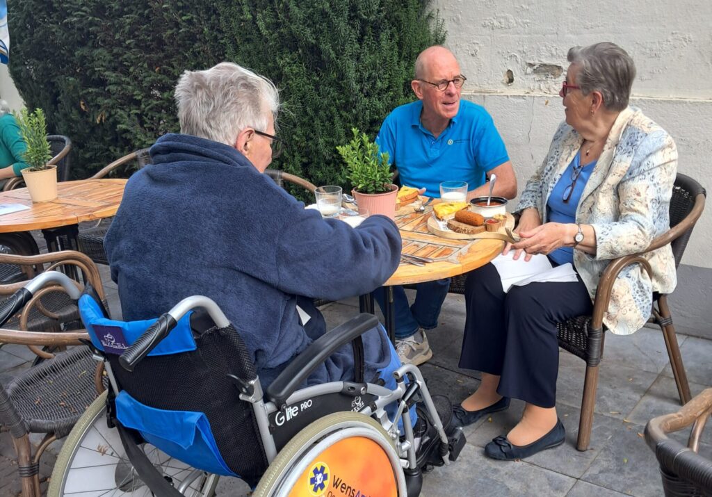 Wensambulance Oost Nederland Ik Zou Zo Graag… Vakantieherinneringen Ophalen In Valkenburg (2)