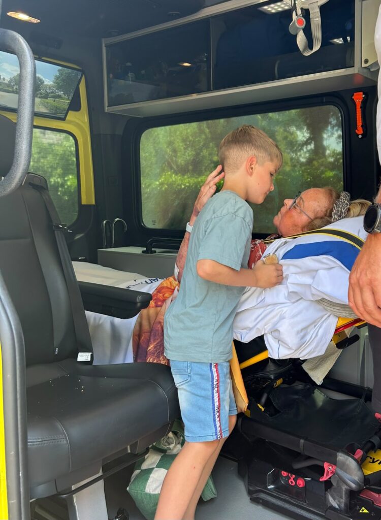 Wensambulance Oost Nederland Samen Zijn Met Familie (2)