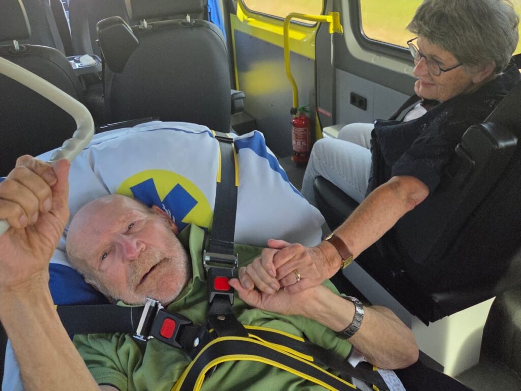 Wensambulance Oost Nederland Van Ulft Naar Noordwijk Aan Zee Cropped