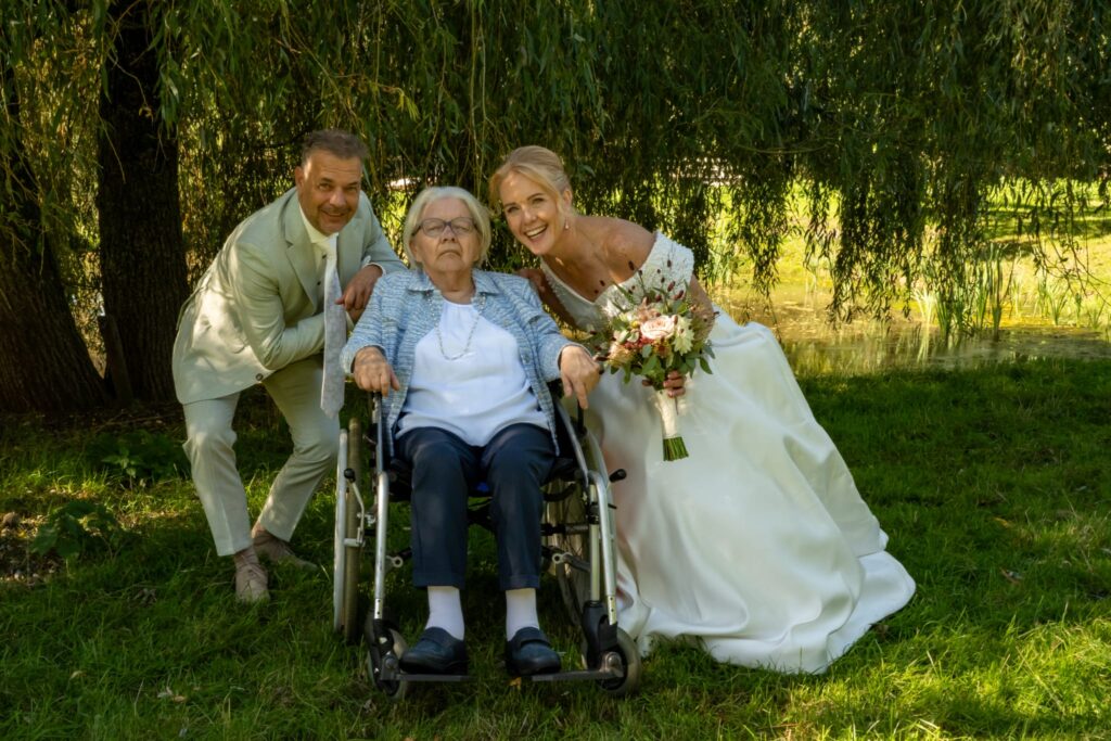 Wensambulance Oost Nederland - samen op de foto