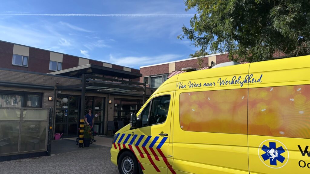 Wensambulance Oost Nederland Nog Een Keer Met Kinderen En Kleinkinderen Naar De Dierentuin (3)