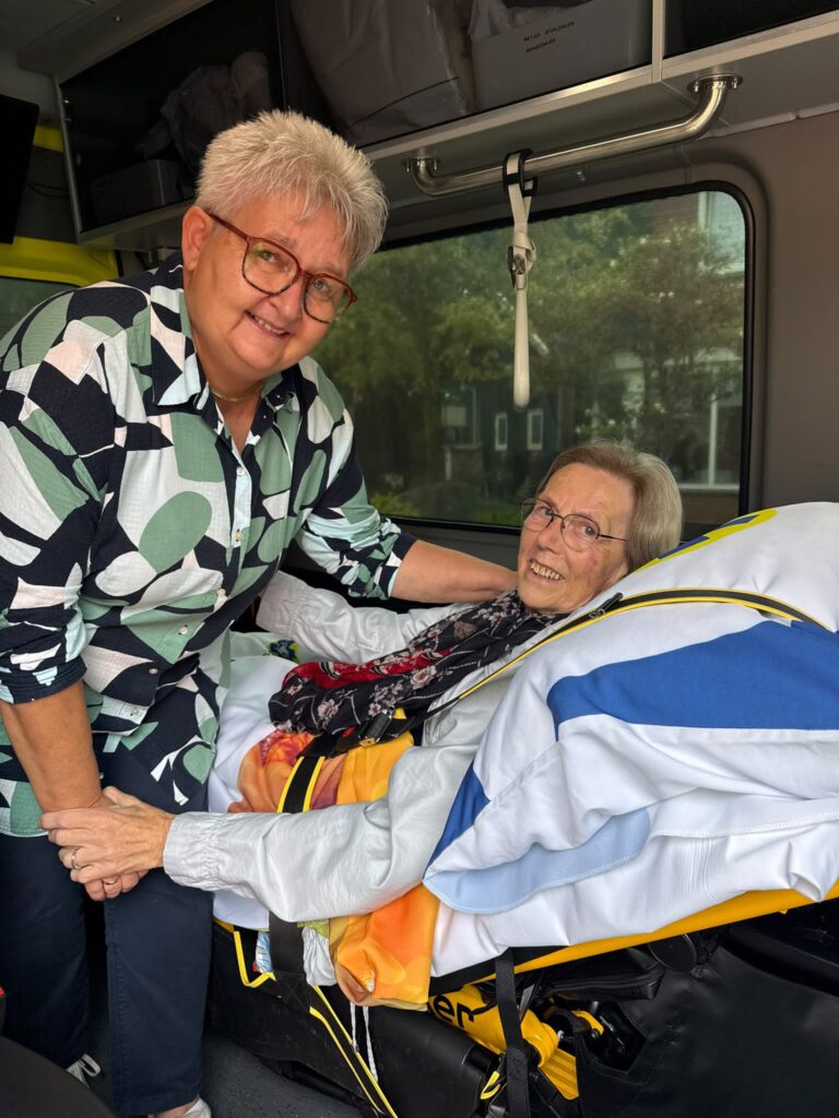 Wensambulance Oost Nederland Optocht Enter (3)