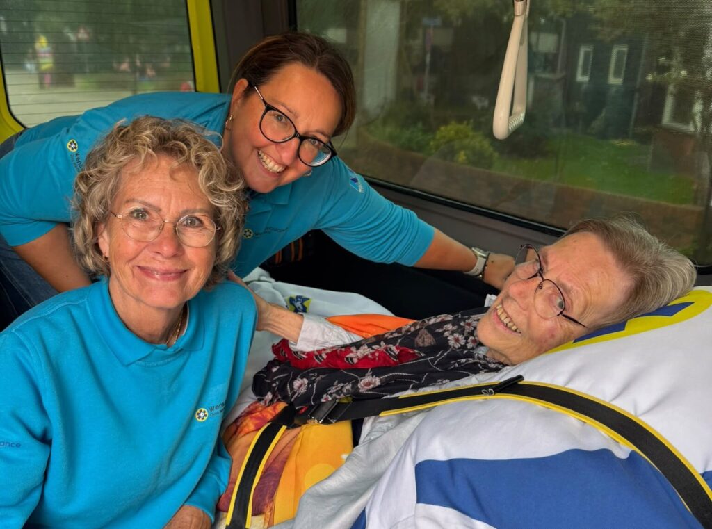 Wensambulance Oost Nederland Optocht Enter (4)