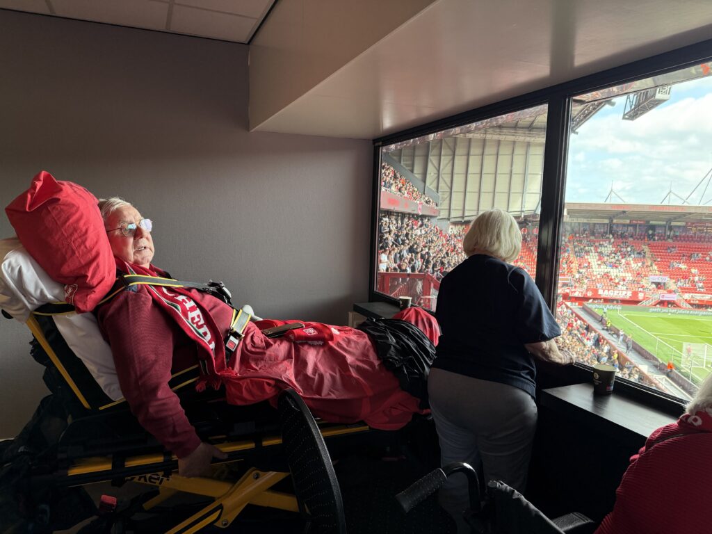 Wensambulance Oost Nederland Fc Twente Grolsch Veste (2)