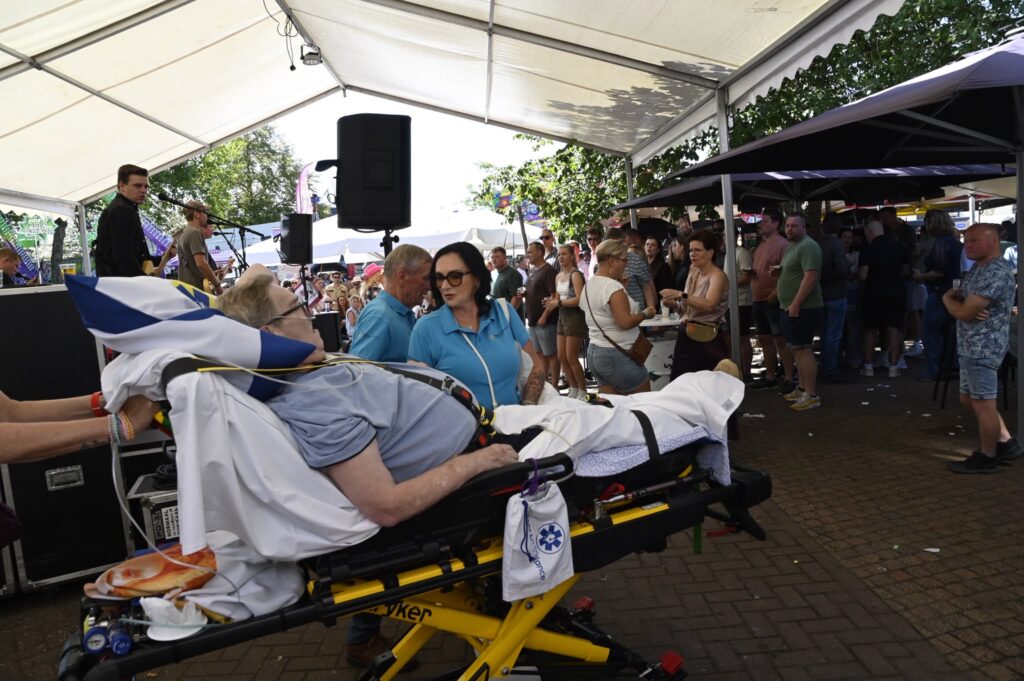 Wensambulance Oost Nederland Ik Zou Zo Graag ... Naar De Loarnse Kermis (6)